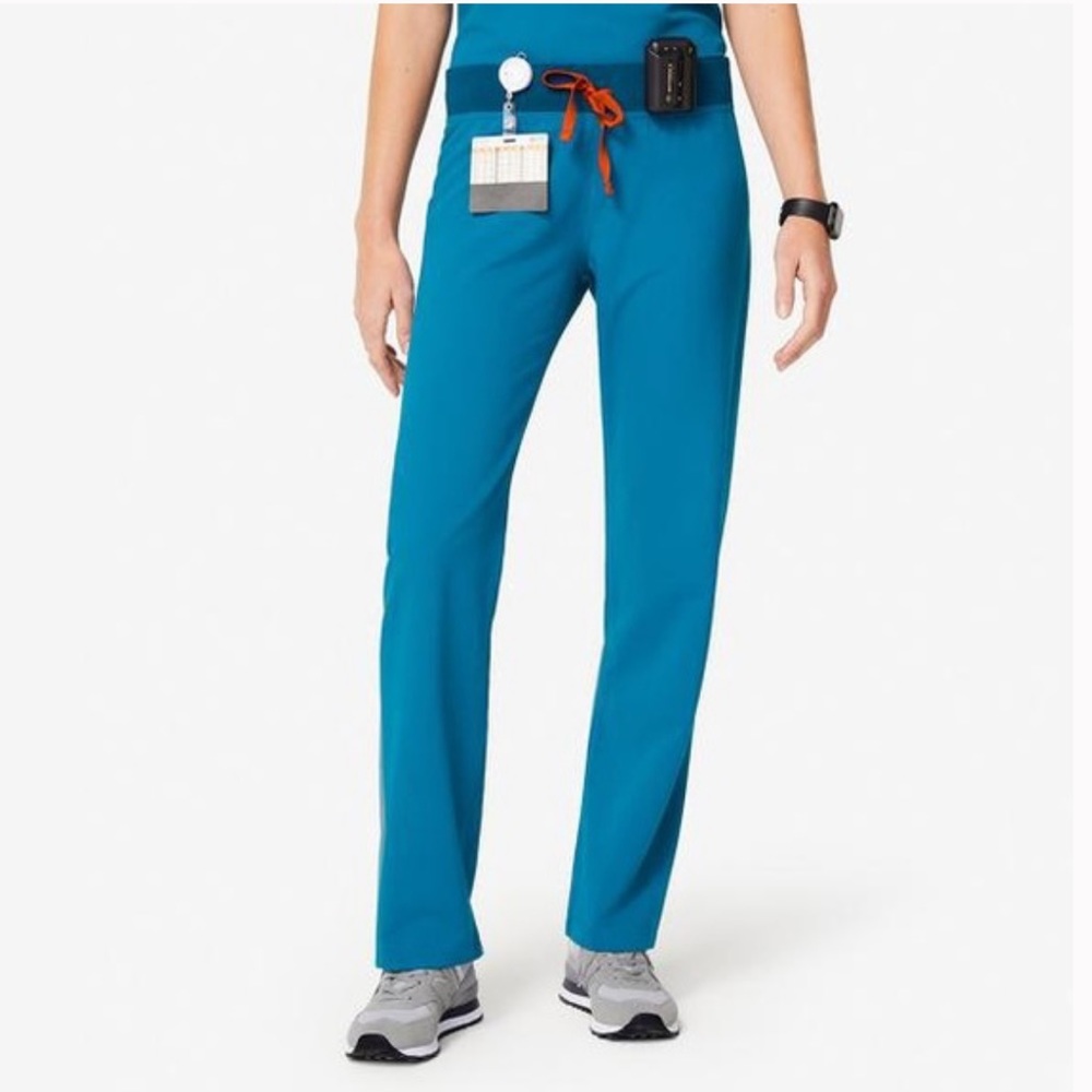 Figs Women’s Livingston Basic Petite Scrub Pants in Alps Blue